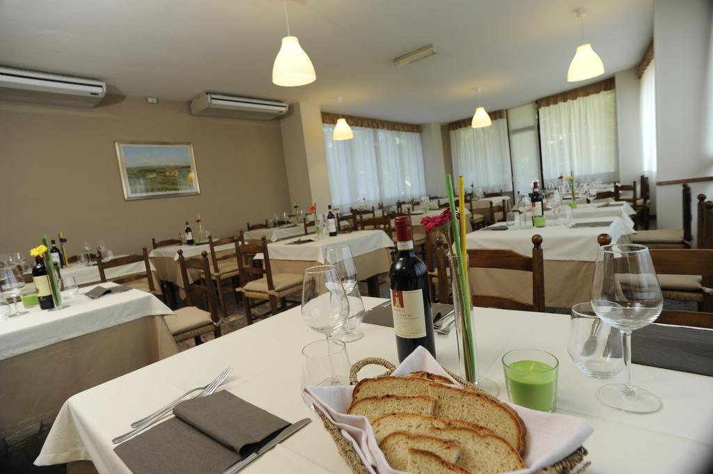 Hotel Europa ريغلو المظهر الخارجي الصورة