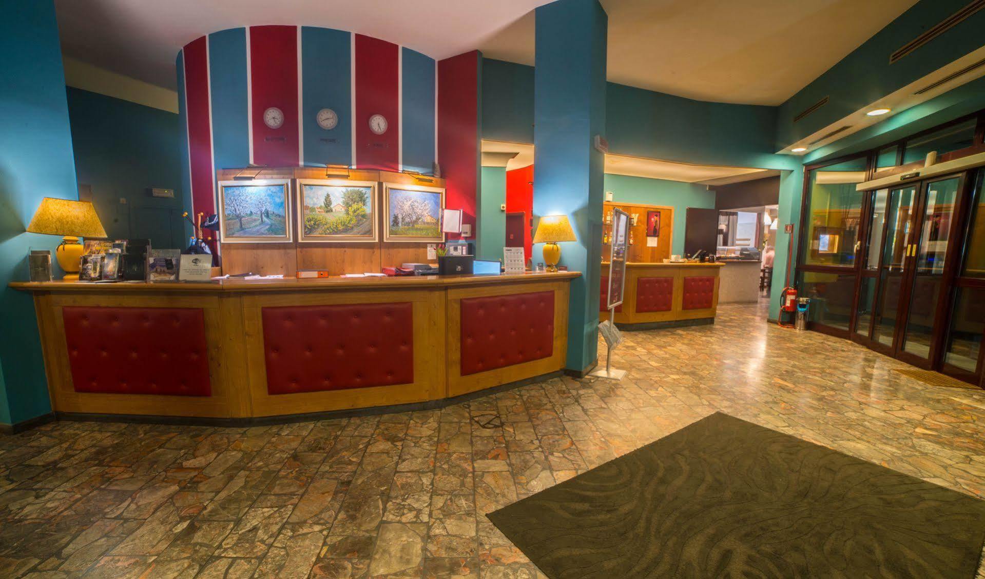 Hotel Europa ريغلو المظهر الخارجي الصورة